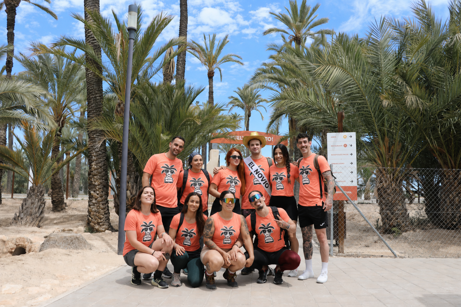 Grupo celebrando una despedida en el parque multiaventura de Elche