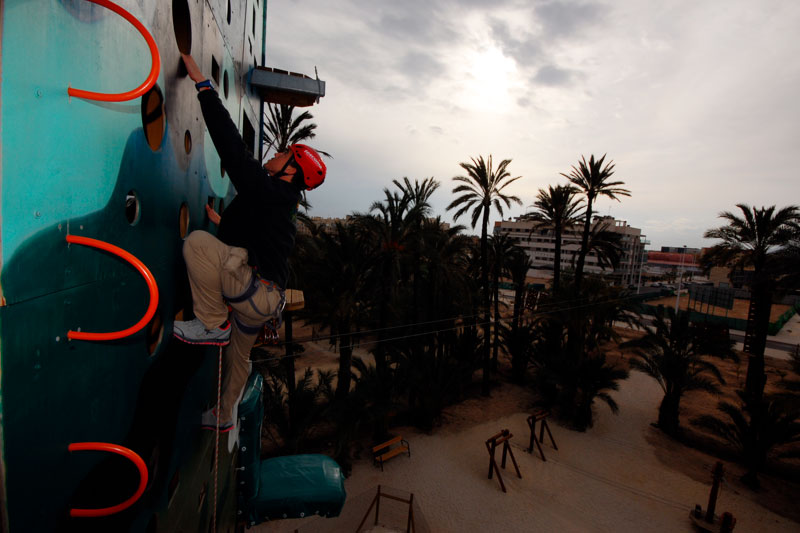 Cima de la tirolina gigante a 22 metros de altura en Elche