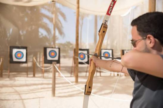 Tiro con arco en el parque multiaventura de Elche